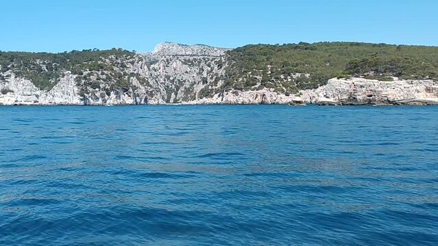 vue des calanques de Cassis en &eacute;t&eacute;