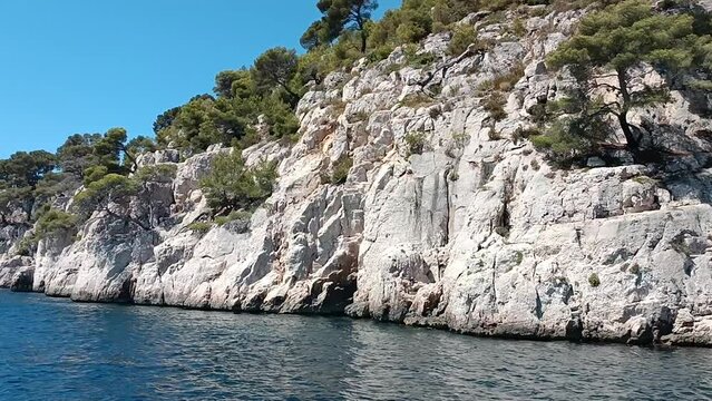 vue des calanques de Cassis en &eacute;t&eacute;