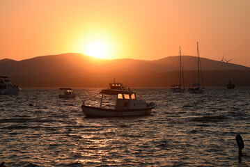 Fototapeta na wymiar Sonnenuntergang im Hafen