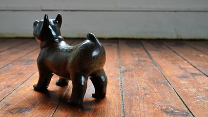 陶器の犬の置物オブジェ