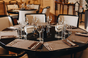Obraz na płótnie Canvas Fine restaurant dinner table place setting