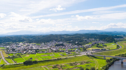 Fototapeta premium 《岩手県》平泉の街並みの空撮 (中尊寺・毛越寺)
