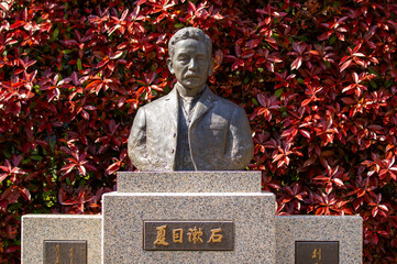 夏目漱石像