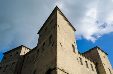 I torrioni del castello di Pontebosio Lungo la Via del Volto Santo, cammino che parte da Pontremoli e arriva a Lucca