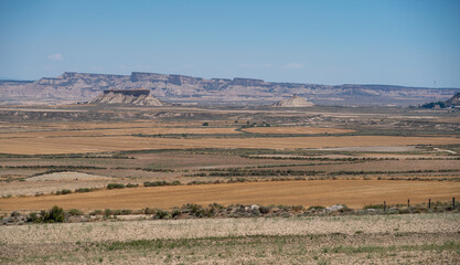 a semi-desert natural region or badlands composing clay, chalk and sandstone