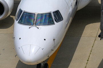 新潟空港　駐機場へ向かう旅客機