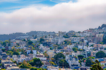 Obraz premium Sloped suburbs of San Francisco, California with large apartment buildings