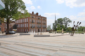 Rue typique, ville de Montauban, département du Tarn et Garonne, France