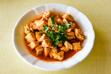 Sauteed chicken with carrots and peas ( Turkish ; Tavuk Sote )