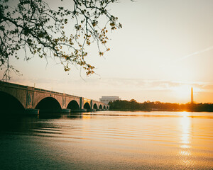 Lincoln Memorial with Arlington Memorial Bridge and Potomac river at dawn, Washington DC - obrazy, fototapety, plakaty