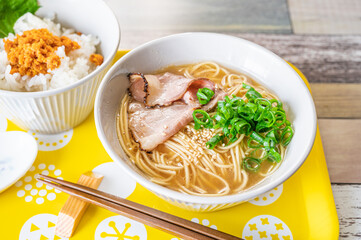 博多ラーメンと鮭明太子フレークご飯