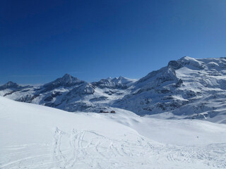Fototapeta na wymiar Stubacher Sonnblick mountain, alpine ski tour, Tyrol, Austria