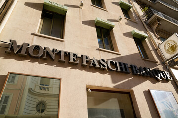 Fototapeta premium monte paschi banque logo brand and text sign Italian bank office facade agency