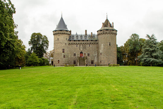 Castillo medieval de Combourg (siglos XII-XV). Breta&ntilde;a, Francia.