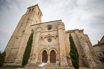 Fototapeta na wymiar Iglesia de Santa María la Mayor (siglo XIII). Villamuriel del Cerrato, Palencia, España.