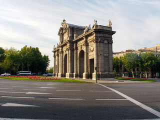 Puerta de Alcalá (1769-1778). Madrid, España. - obrazy, fototapety, plakaty
