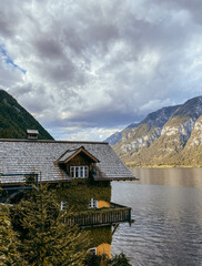 Fototapeta na wymiar Wonderfull Lake in Hallstatt in Austria Forest Village Church