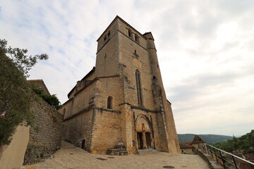 Fototapeta na wymiar L'église Saint Cirq et Sainte Juliette, village de Saint Cirq Lapopie, département du Lot, France