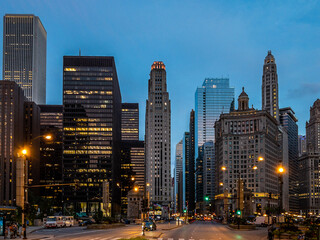 Fototapeta na wymiar Evening view of Chicago Skyline