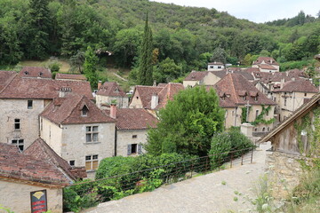 Fototapeta na wymiar Vue d'ensemble du village, village de Saint Cirq Lapopie, département du Lot, France