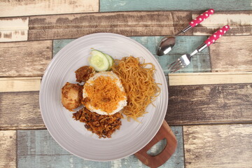 a plate of rice uduk