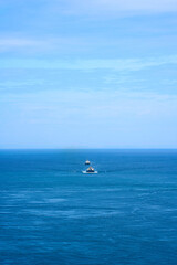 こちらに向かってくる船