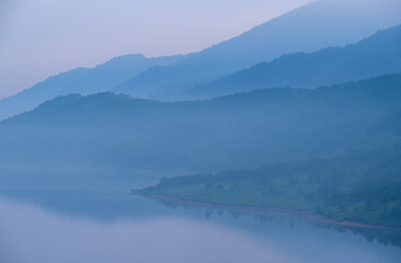 野反湖の朝霧