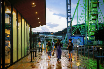 淡路島サービスエリアのスタバ前