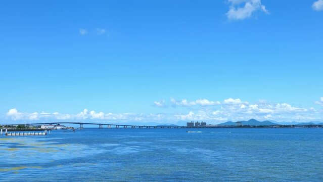 青空と琵琶湖