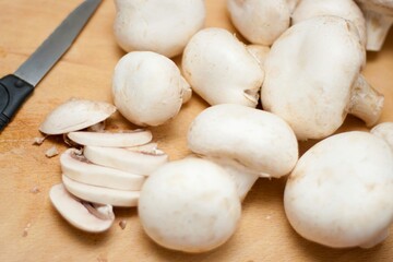 Fototapeta na wymiar mushrooms on a chopping board