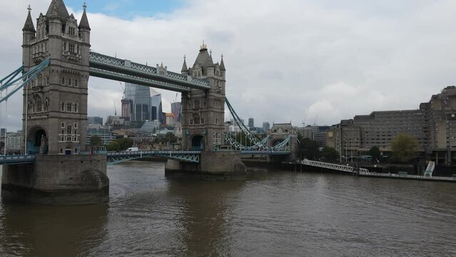 Flying slowing down on Tower Bridge, London
