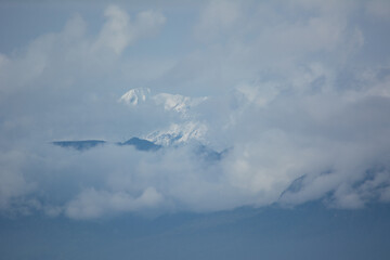 Montañas con nubes 