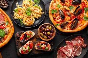 Italian cuisine. Pizza, pasta and toasts