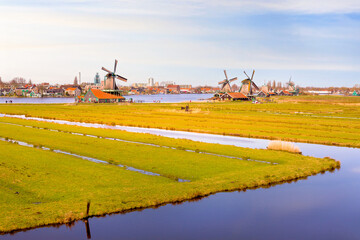 Fototapeta na wymiar Zaanse Schans windmills, Netherlands