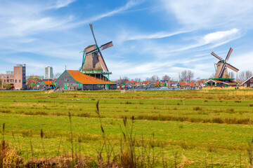 Naklejka premium Zaanse Schans windmills, Netherlands