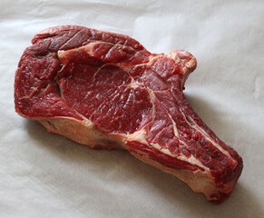 Boucherie / Cote à l'os / boeuf