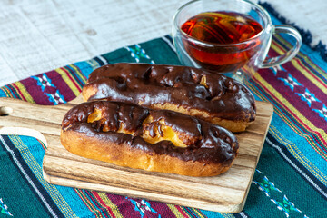 チョコレートエクレア