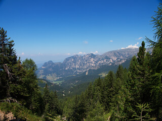 passeggiando in val di fassa, trentino alto adige, italia