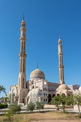 Fototapeta na wymiar Mustafa Mosque a large Islamic temple in Sharm El Sheikh, Sinai peninsula, Egypt. Religion concept