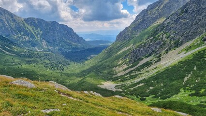 Naklejka na ściany i meble landscape in the tatra mountains in slovakia