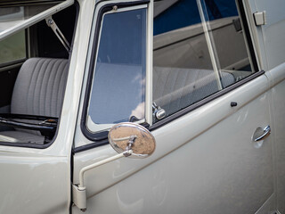 Obraz premium The old-timer car in sunlight