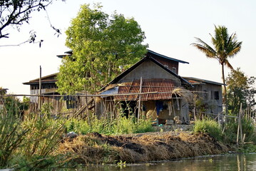 Fototapeta na wymiar House on the bank of Inle Lake in Nyaungshwe, Myanmar