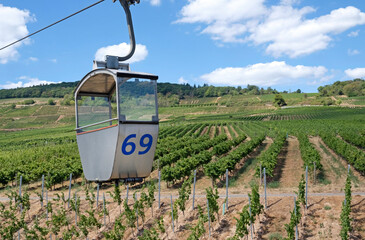 Cable car over the vineyards in the beautiful town of Rüdesheim am Rhein, Germany