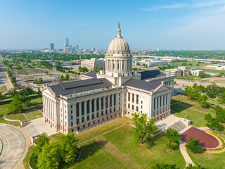 Obraz premium Aerial View of Oklahoma City Capitol Building