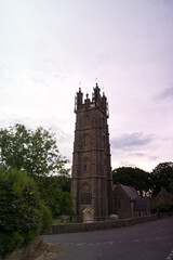Fototapeta na wymiar kościół wieża zabytek niebo chmury budowla