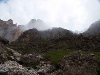 passeggiando in val di fassa, trentino alto adige, italia