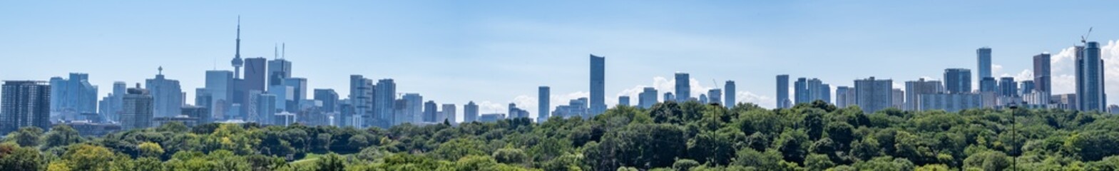 Fototapeta na wymiar Toronto Skyline Panoramic