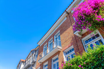 House with red bricks and paned windows in San Francisco, CA