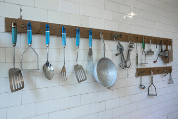 kitchen tools, old fashiones kitchen, anglesey abbey, cambridge, engeland, cambridgeshire,, uk,...