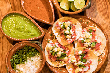 Los tacos al pastor o de trompo​ son la variedad de tacos más populares en la mayor parte de México. Comida Mexicana.